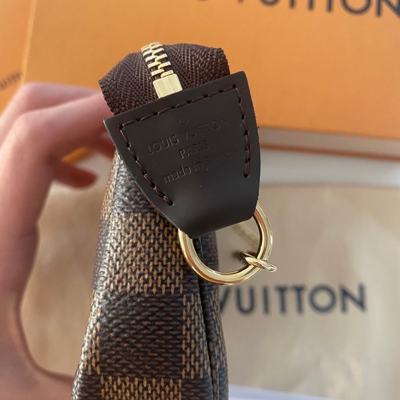 💥SOLD💥 NEW LV Mini Pochette Accessoires DE - Picture 3 of 10